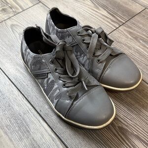 Kenneth Cole Gray Boy’s Sneakers | Boy’s camo sneakers size 2